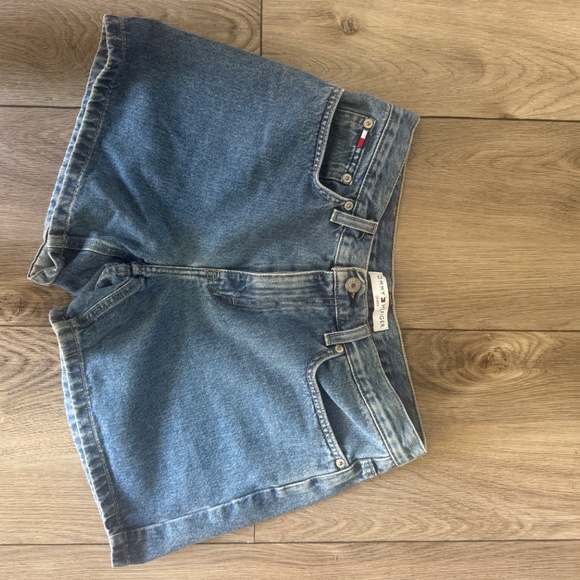Women’s Tommy H. Denim Shorts - Picture 2 of 2